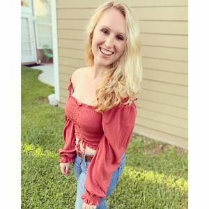 Meet your Posher, Stefanie